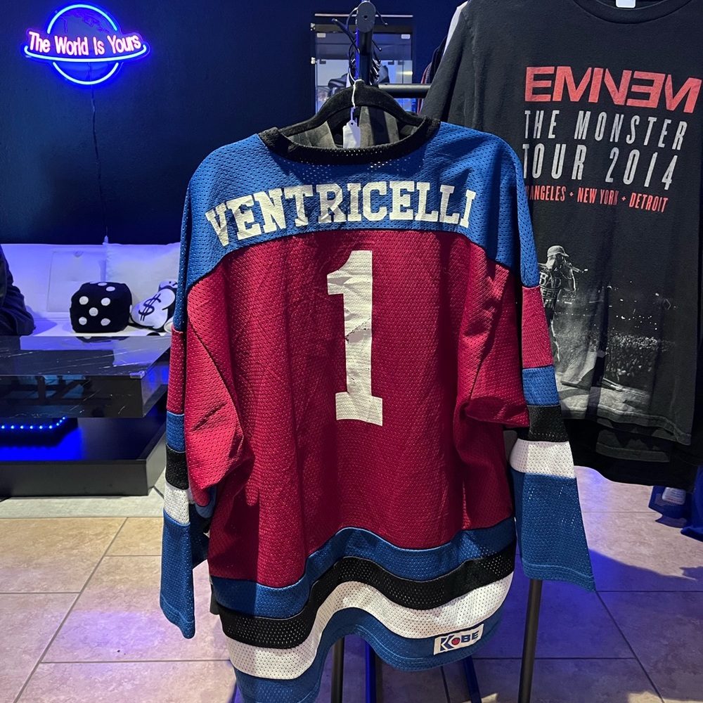 vintage 1990s Colorado Avalanche NHL hockey jersey